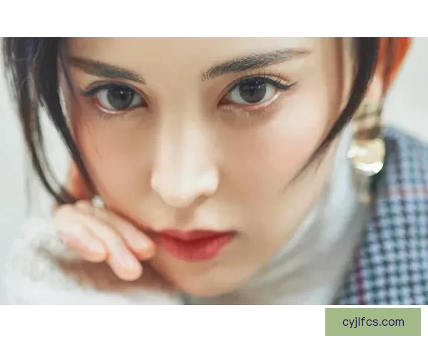 三个人合力将我困得寸步难行的沉重往事再度浮现难以释怀的旧梦回